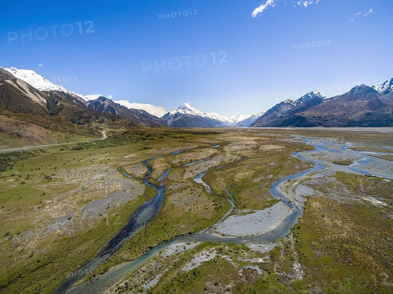 Wide river bed of the Tasman River