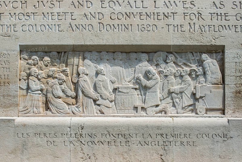 English Pilgrim Fathers found the colony of Plymouth in New England in 1620 on board the Mayflower