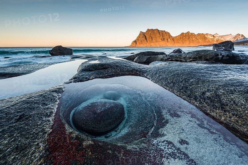 Rocks on the beach of Uttakleiv