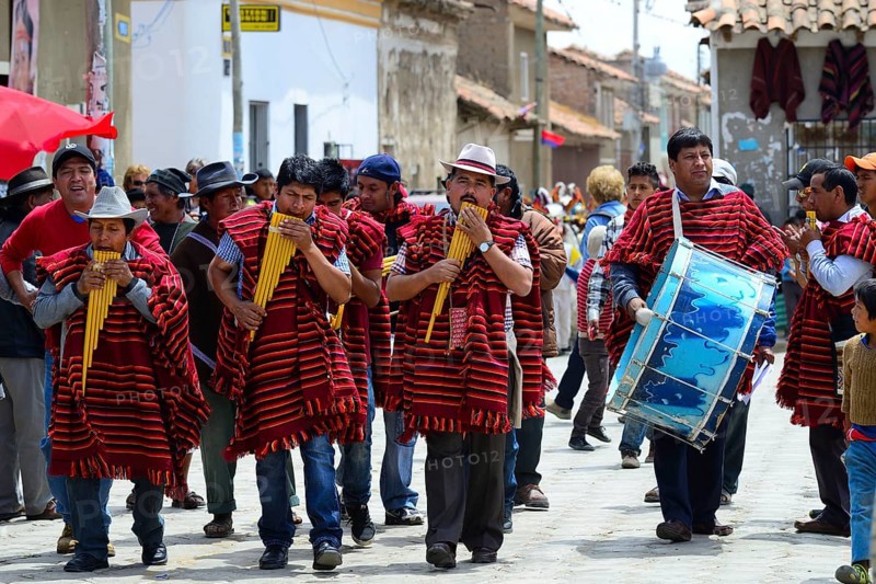Music group in Ponchos with Siku