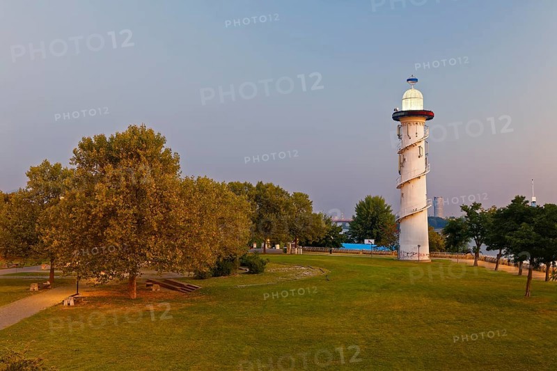 Lighthousehouse
