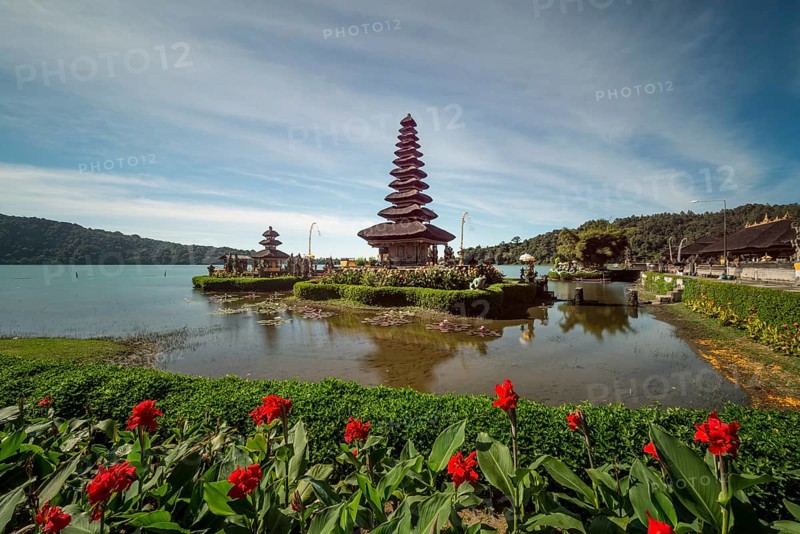 Buddhist water temple Pura Ulun Danu Bratan