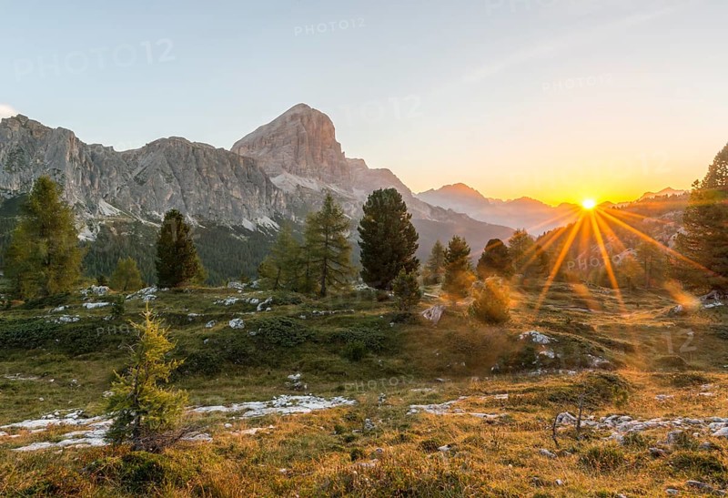Sunrise in front of the peaks of Col dei Bos and Tofane