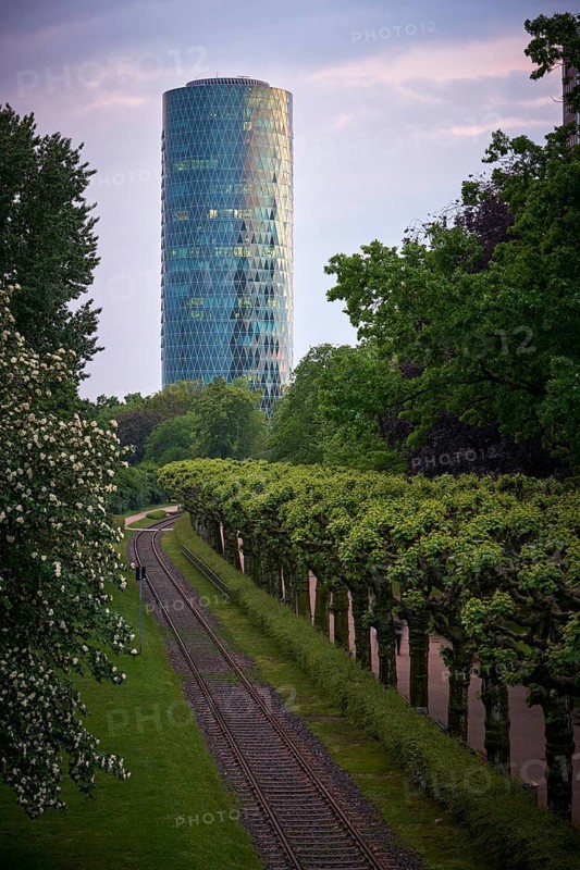 Westhafentower
