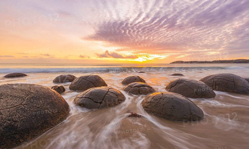 Moeraki boulders