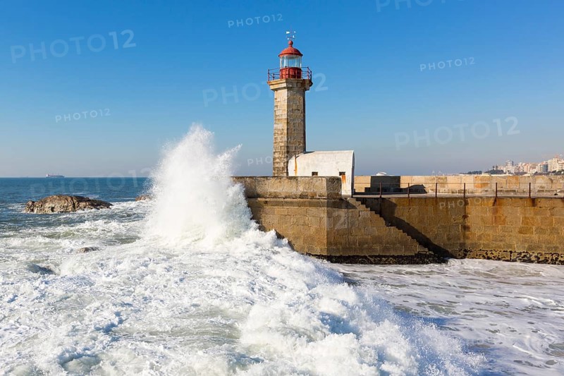 Lighthouse Foz do Douro