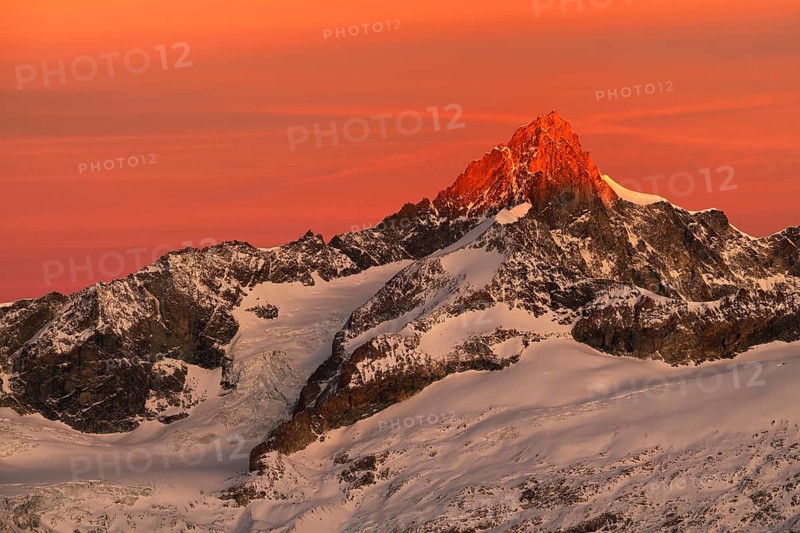 Zinalrothorn with snow