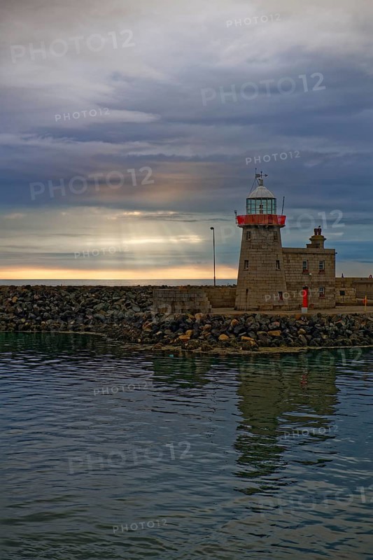 Lighthouse in the harbour of Howth