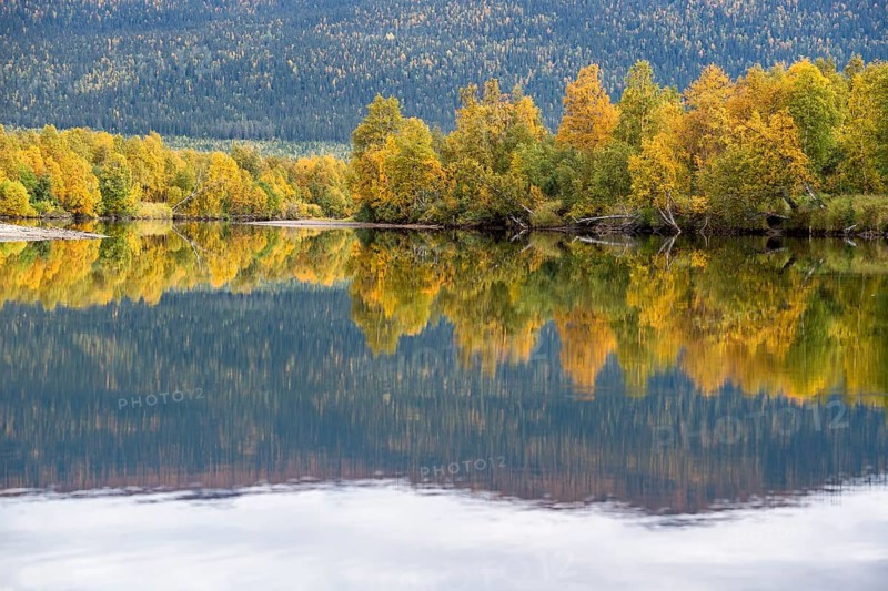 River Tarraatno in autumn