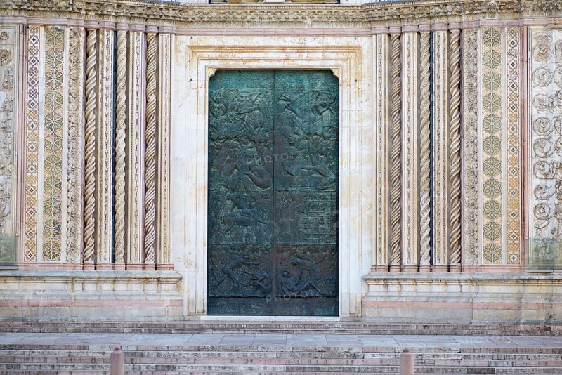 Decorated facade with twisted columns