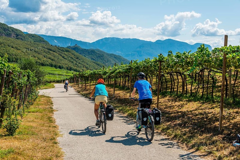 Two cyclists with mountain bike