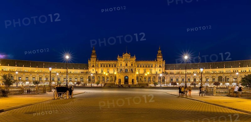 Illuminated Plaza de Espana