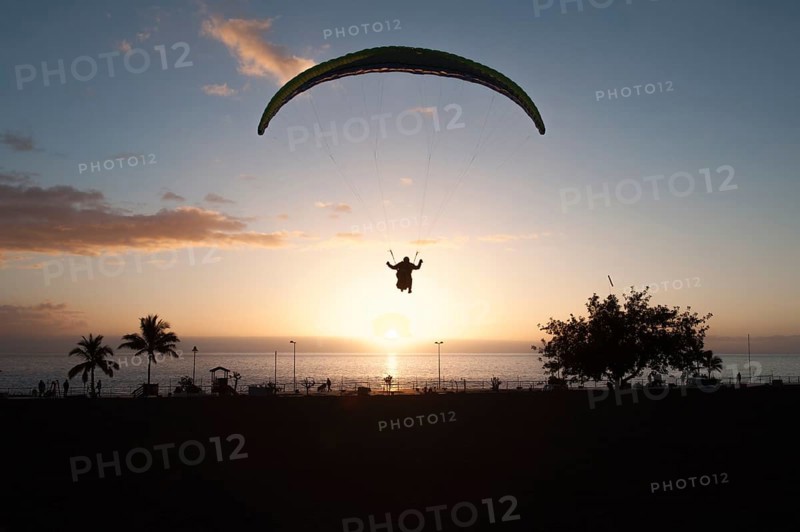 Paraglider on the beach of Puerto Naos