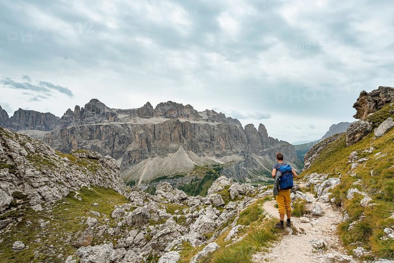 Hikers on the circular trail around the Sella Group