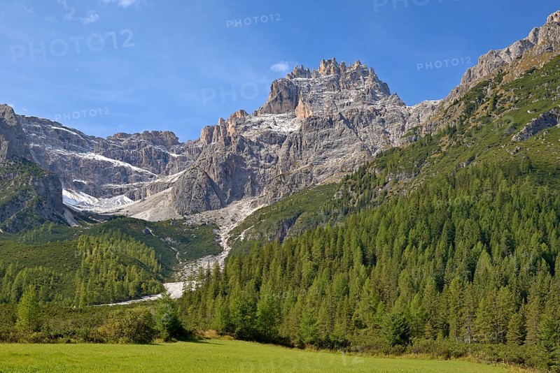 View from Fischleintal to larch forest with Dreischusterspitze 3152 m