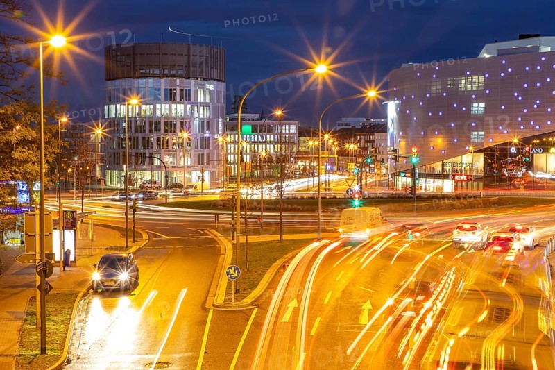 Evening city centre traffic in Essen