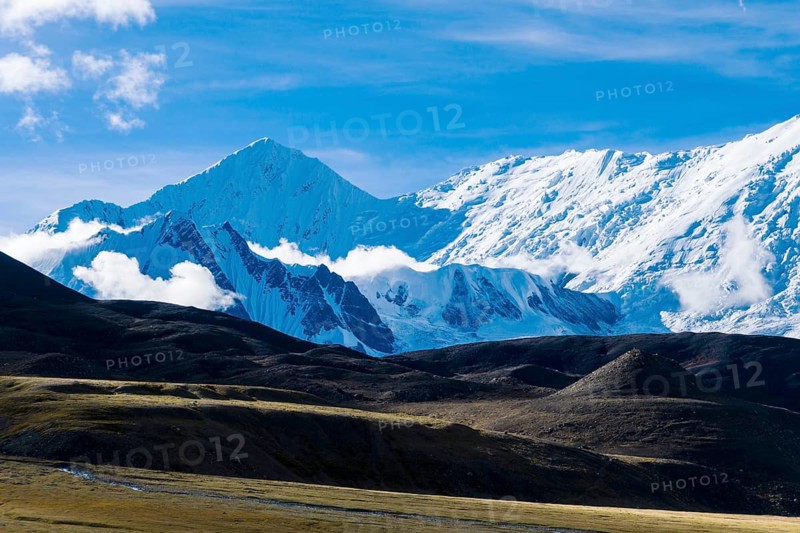 Mountain Gangapurna at the end of the Great Barrier