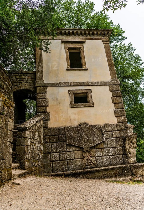 Crooked house
