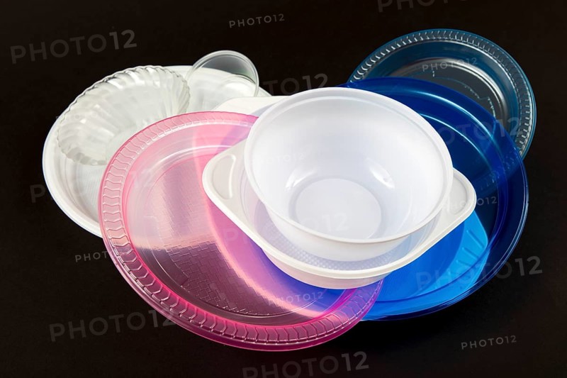 Plastic plates