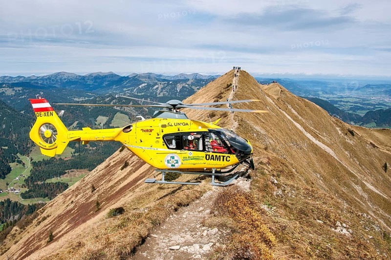 Mountain rescue by helicopter on the Fellhorn ridge