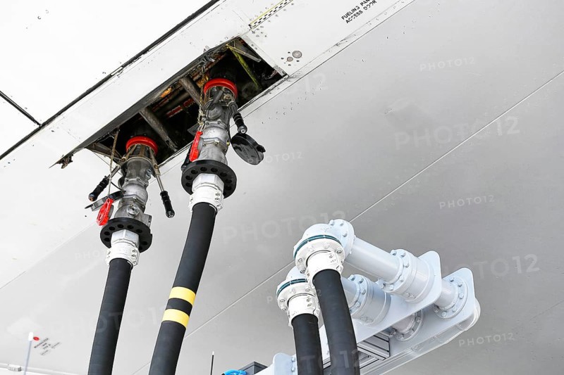 Tank nozzle on wing