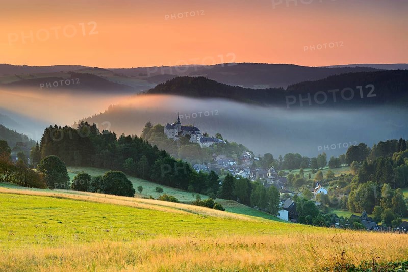 View of castle and village Lauenstein