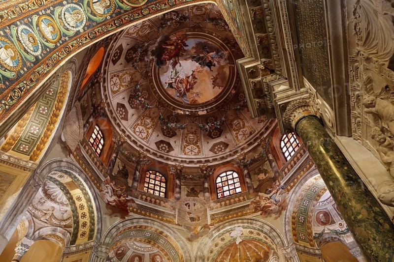 Dome with mosaics
