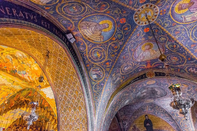 Decorated vaulted ceiling with frescoes