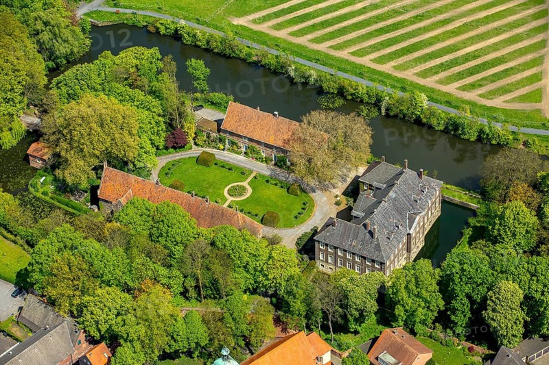 Castle Drensteinfurt at river Werse