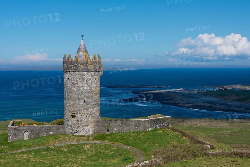 Doonagore Castle