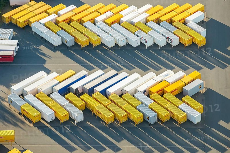 DHL trailer