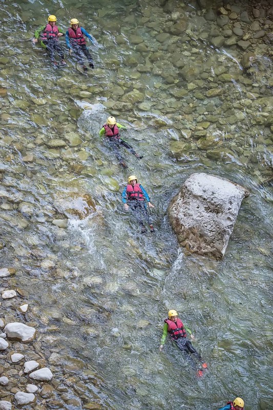 People canyoning in the Gorges du Verdon
