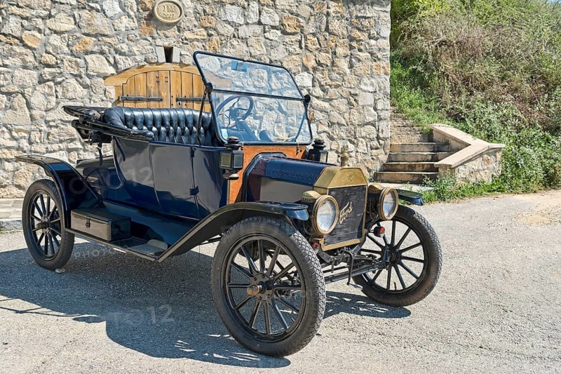 Vintage car