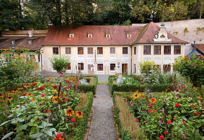 Lower Fountain Master House