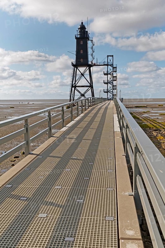 Lighthouse Obereversand at low tide