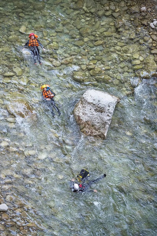 People canyoning in the Gorges du Verdon