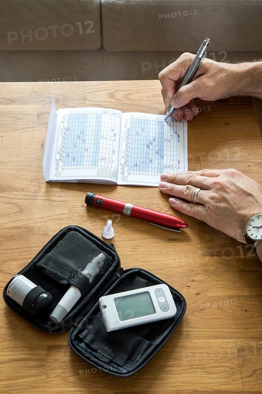 Diabetics keep his blood sugar diary