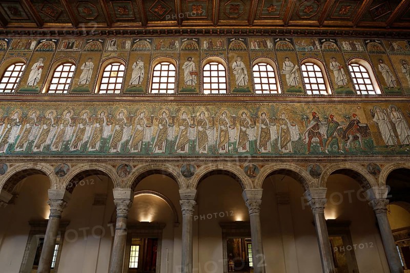 Wall mosaic train of the martyrs