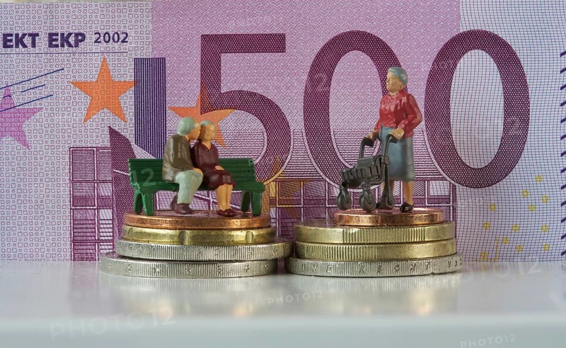 Miniature figures