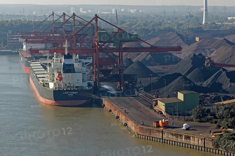 View from the Kohlbrand Bridge to the coal port