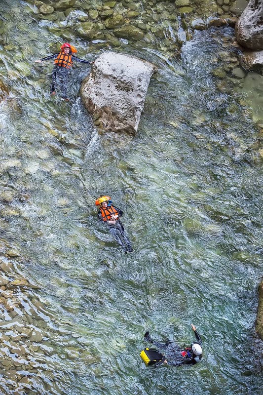 People canyoning in the Gorges du Verdon