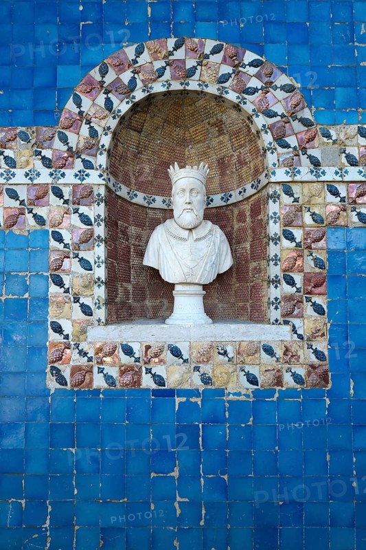 Gallery with royal bust