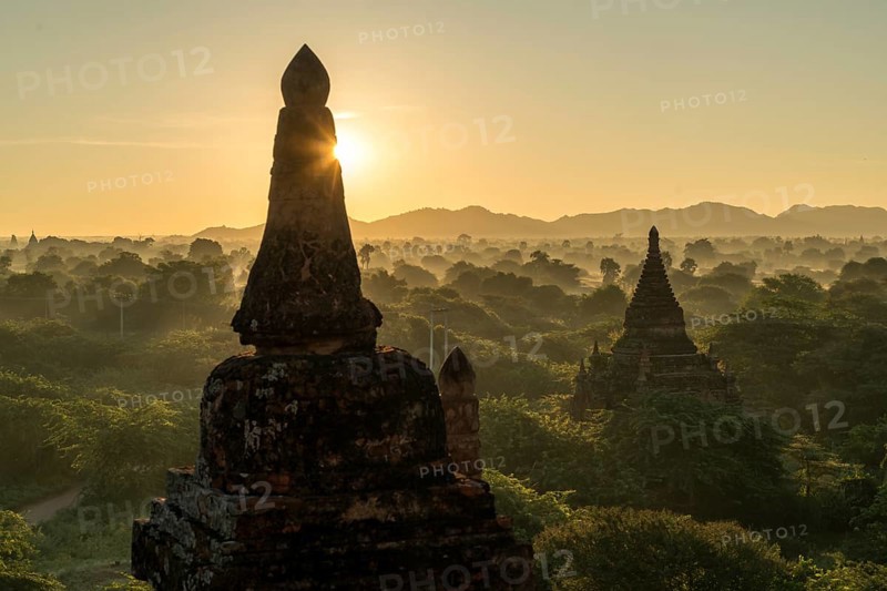 Sunrise over the temples and pagodas in the plain of Bagan