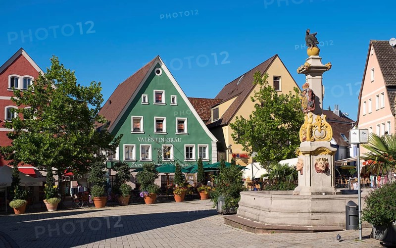 Market square with Markgrafen-Brunnen fountain