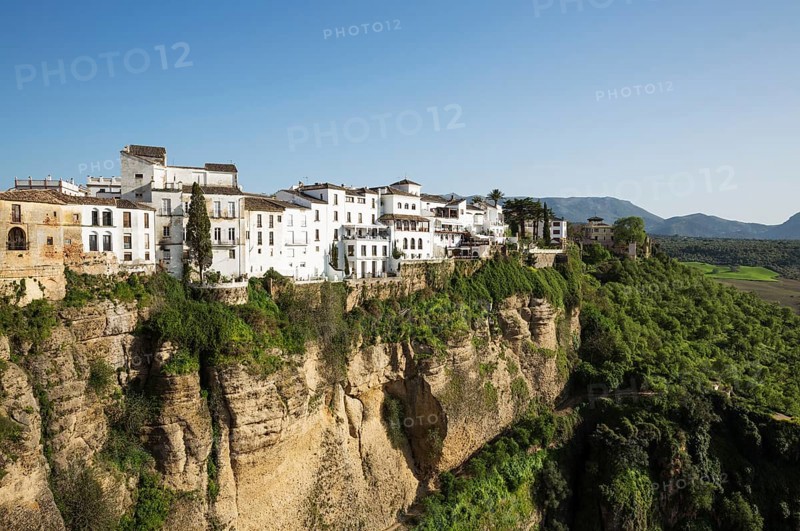 White Town high above the river gorge El Tajo