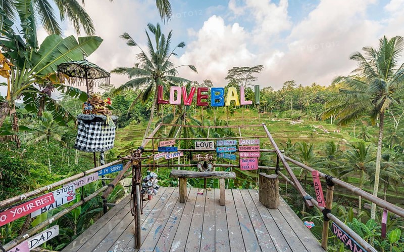 Lettering Love Bali