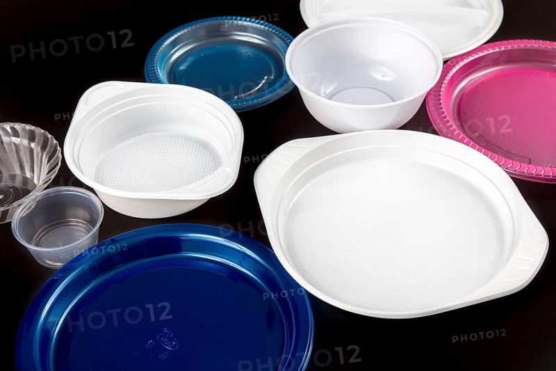 Plastic plates