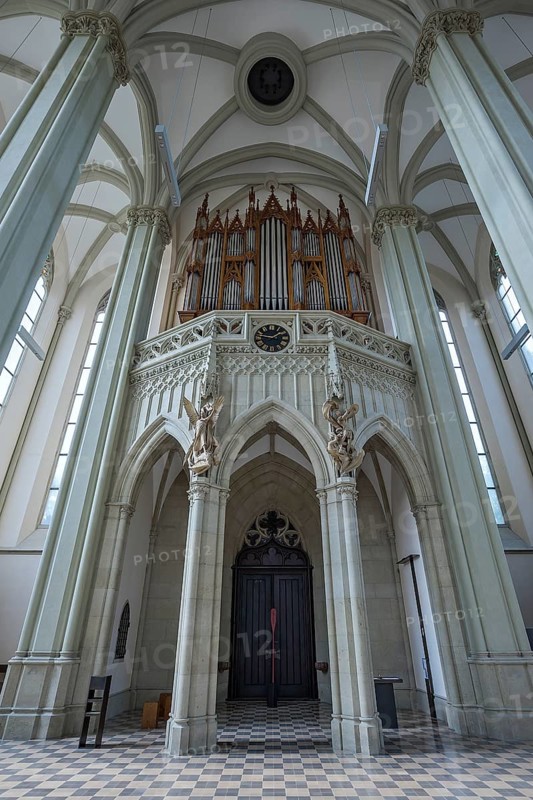 Organ loft