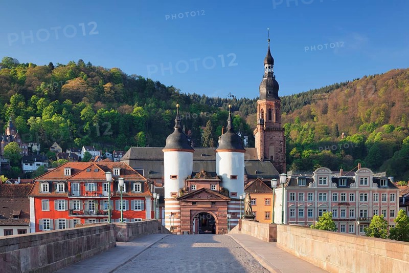 Karl-Theodor Bridge with bridge gate