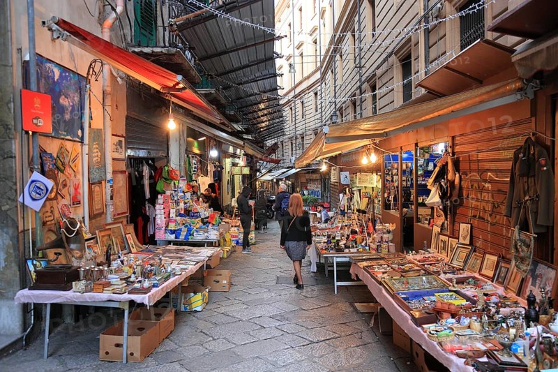 Market in the quarter La Vucciria